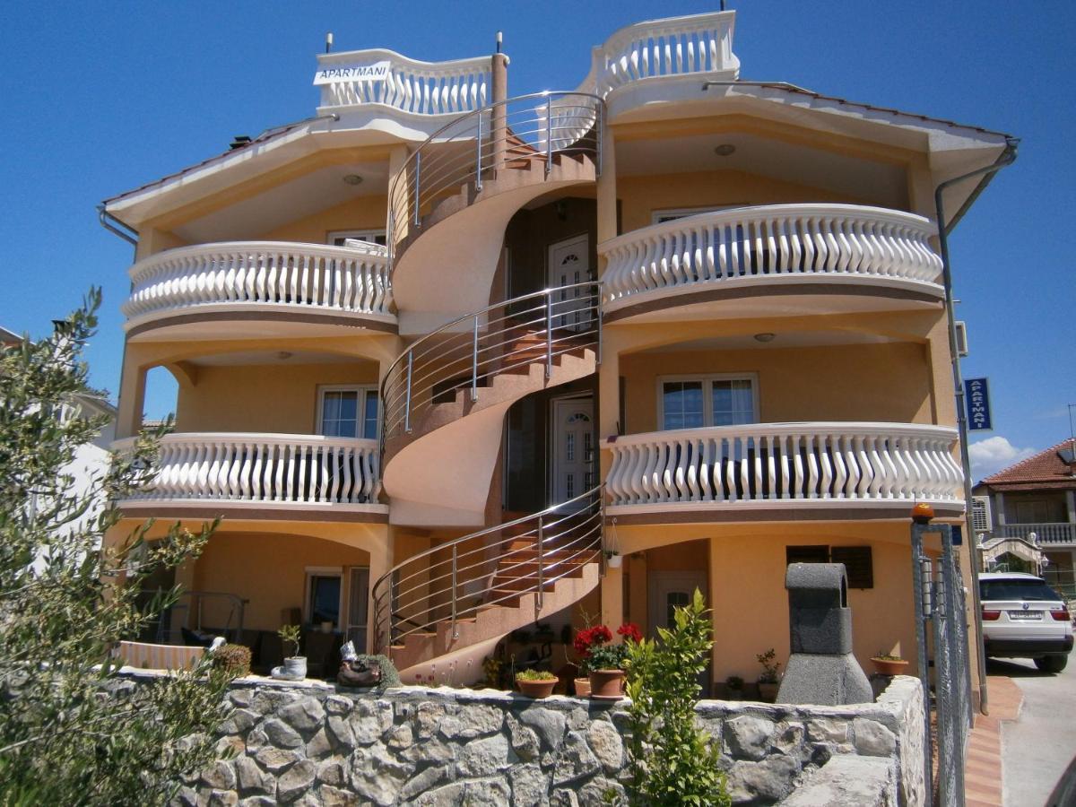 Apartments With A Parking Space Vodice - 13973 Exterior photo